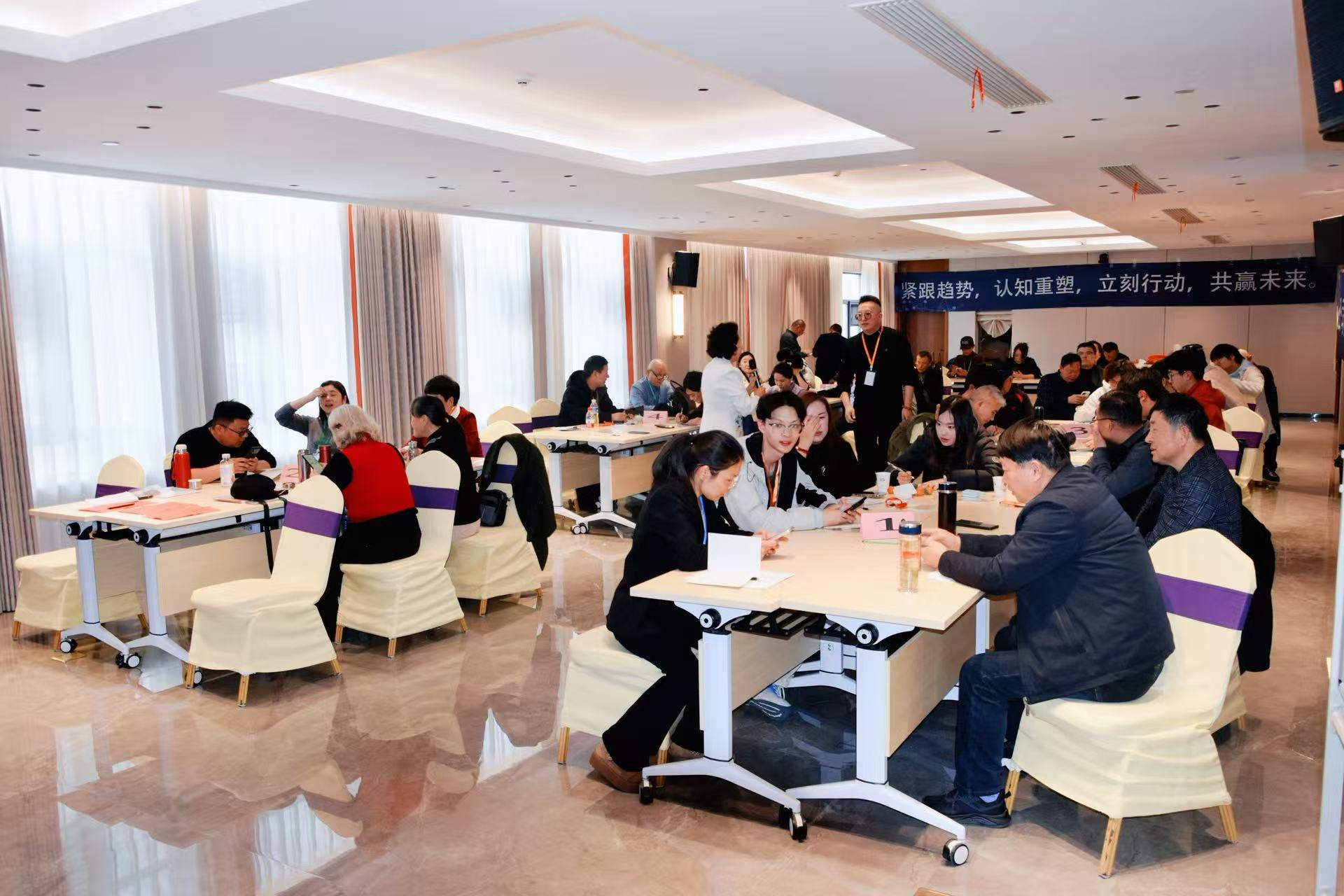 解锁AI创业新范式｜脑世界AI OPC Hub，让“一人公司”不再单打独斗